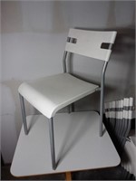 10 chaises empilable Ikea Laver blanche en