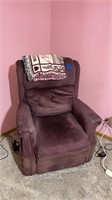 Working electric  lift chair & afghan