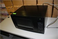 G.E. MICROWAVE OVEN