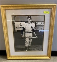 SIGNED MICKEY MANTLE PICTURE W/ COA