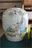 LARGE ASIAN STYLE POT WITH WOODEN LID,