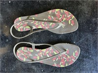 Summer Thong Sandals Size 8-10
