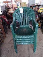 4-Plastic lawn chairs
