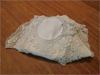 Crochet doilies: round with crochet edge - table