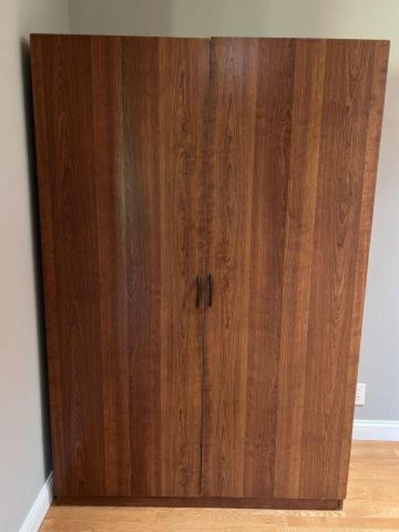 Two door cabinet/wardrobe