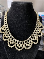 Vintage Faux Pearl Ladies Necklace