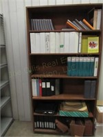 Loose Contents Book Shelf