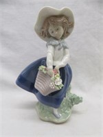 SMALL LLADRO GIRL WITH BASKET OF FLOWERS 7"T
