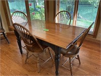 Dining Table & Chairs 5’ x 3’