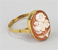 18K Gold Floral Cameo Ring.