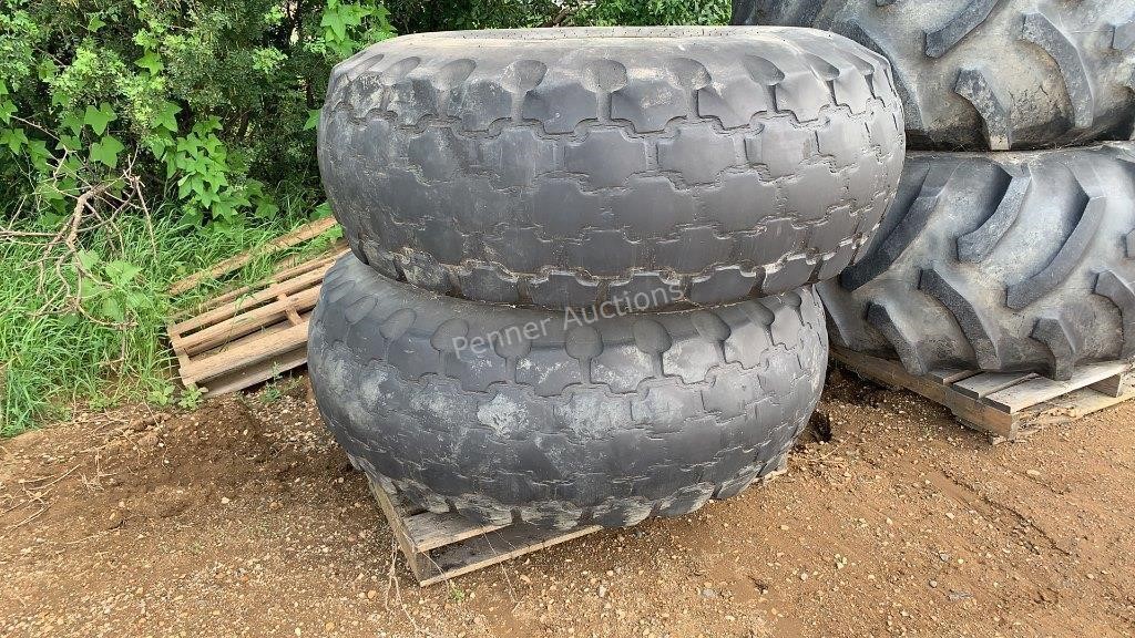 23.1 x 26 Ag Tire w/ 10 Bolt Rims