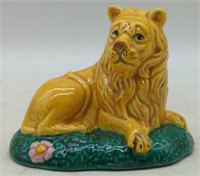 (MN) Vtg Porcelain Hand Carved Lion. 4 inch.
