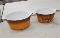 Pair of Pyrex bowls large is 7 1/2 inch diameter