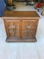 Retro Wood Nightstand with Doors and One Shelf