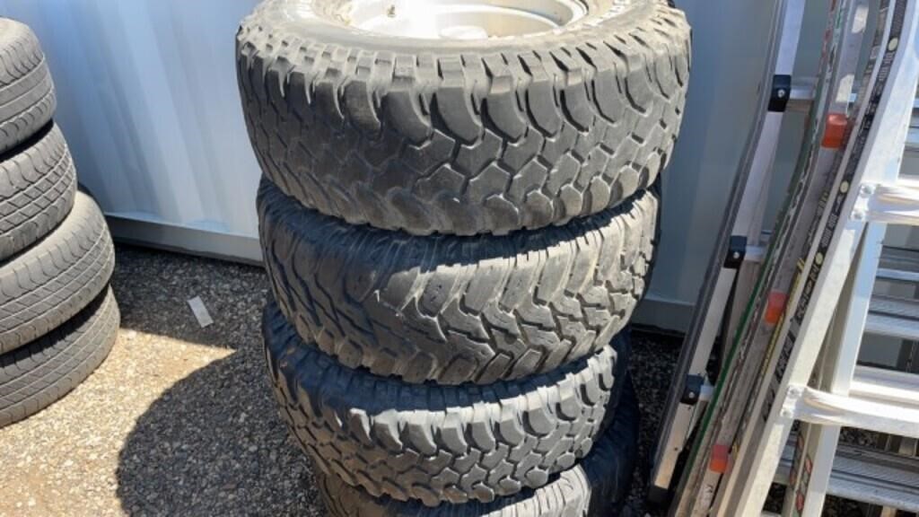 4- Goodyear 31 10.50 R 15LT on Rims