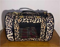 Small animal carrier. Good condition