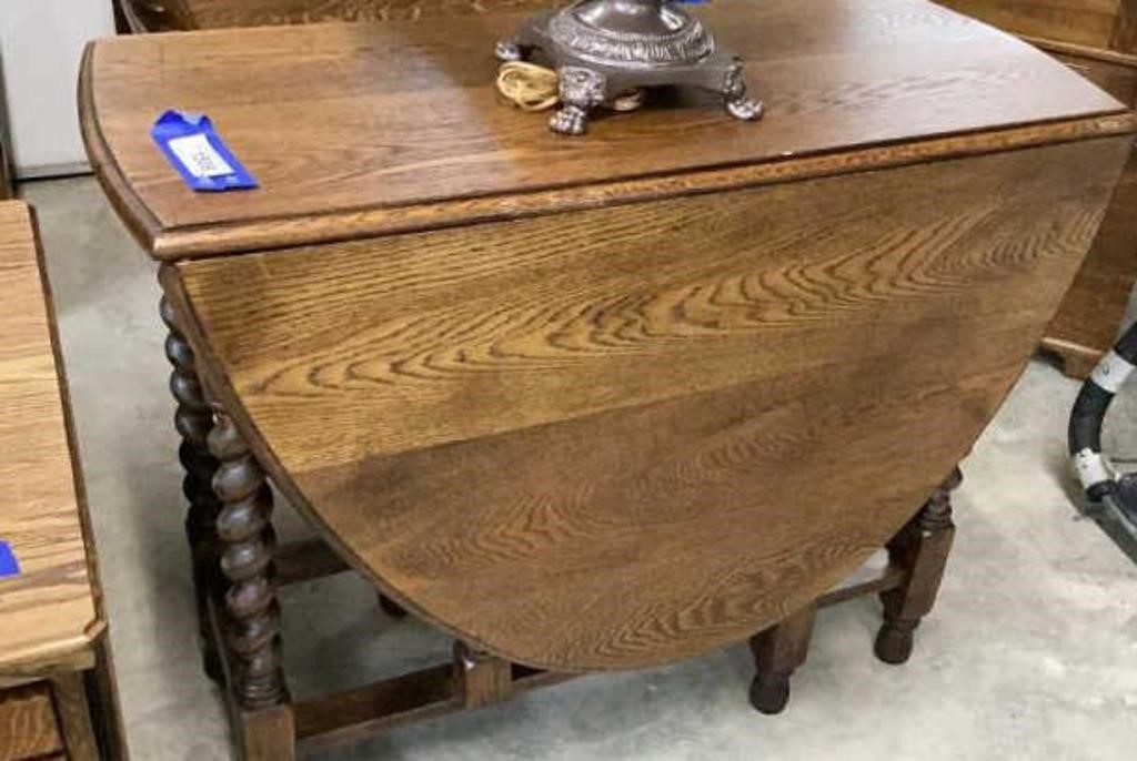 Beautiful barley twist gate leg oak table