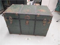 Local P/U Only Vintage Green Trunk Chest -