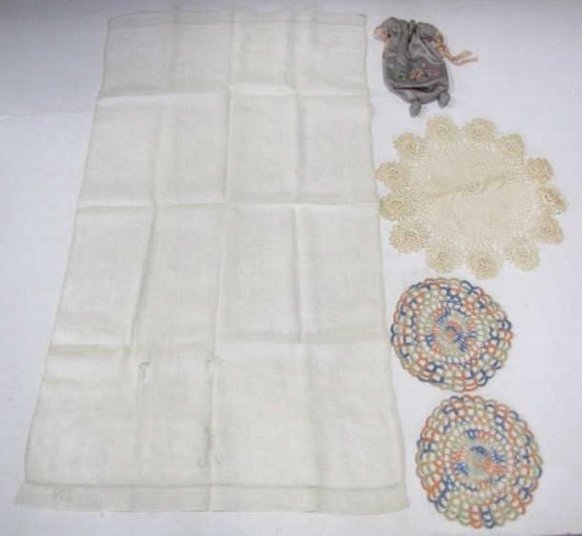 ASSORTED TABLE LINENS & COIN POUCH