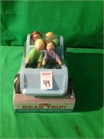 ROAD TRIP! WOODEN CAR AND POSABLE PASSENGERS