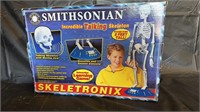 Smithsonian Skeletronix Incredible Talking