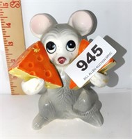 mouse with cheese S&P shakers