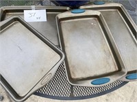 4 RACHAEL RAY - COOKIE SHEETS