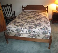 3-pc. Maple bedroom set including
