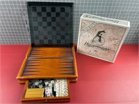 BACKGAMMON/CHESS GAME BOARD W/ HUGGERMUGGER GAME