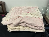 Pair Pink/White Bedspreads With Pillow Shams