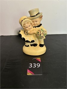 Vtg Bride & Groom Chalkware Figurine