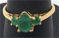 14k Gold And Green Stone Ring