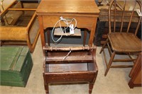 Singer Sewing Machine w/Table & Sewing Box w/leg