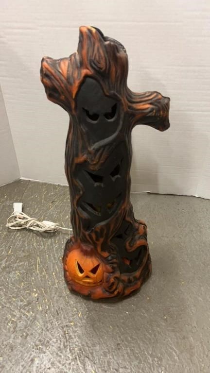 Halloween light up blow mold. 18 x 7 inches