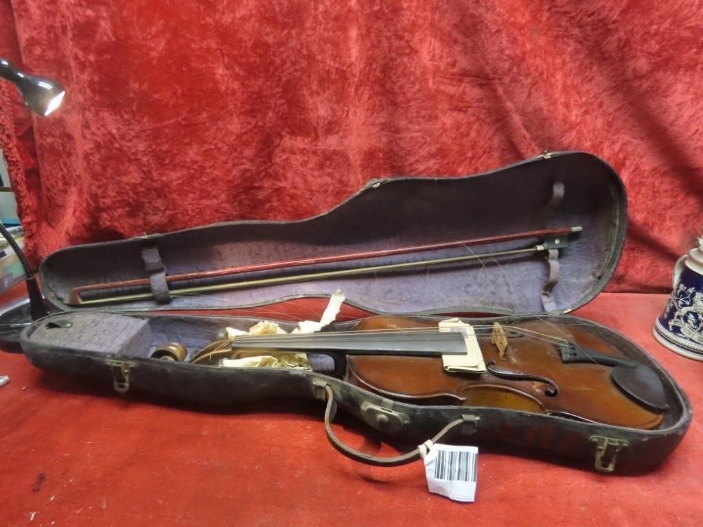 Early 1900's Violin w/case. National institute.