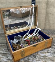 Jewelry box w/ fashion jewelry