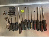 Tools- Assorted Screwdrivers & bits