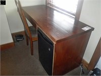 Desk Unit 58½L x 23½ D c/w wood chair NOTE*