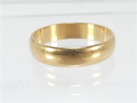 18K GOLD WEDDING BAND - SIZE 8.75"