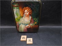 GORGEOUS LACQUERED RUSSIAN BOX - PORTRAIT OF LADY