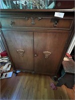 ANTIQUE DRESSER WITH PULL OUT TRAYS-VERY PRETTY