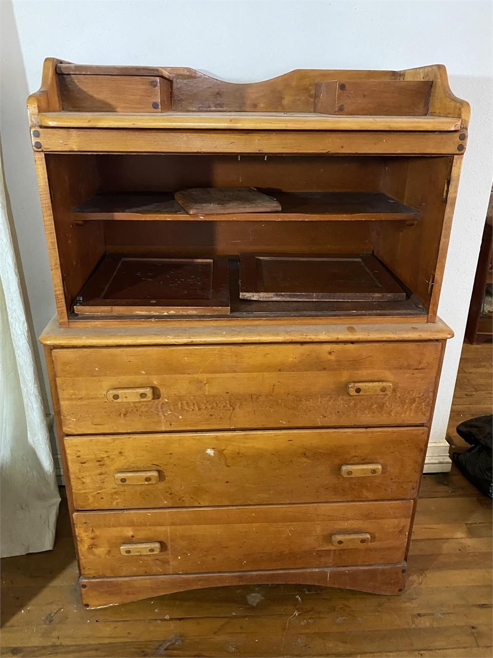 Vintage Chest of Drawers