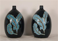 PAIR OF TAPERED VASES WITH BLUE FEATHER DESIGN