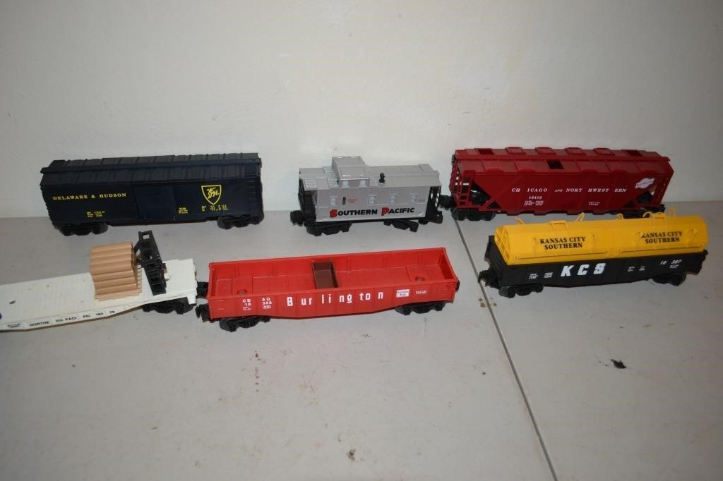 Lionel Six Piece Assorted Railrod Cars
