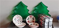 Christmas lot.  2 plastic tree serving trays,