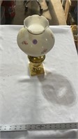 Vintage kerosene lamp ( untested).