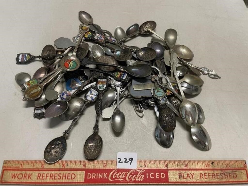 COLLECTION OF SPOONS - UN SORTED