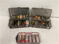Compact tackle boxes and tackle