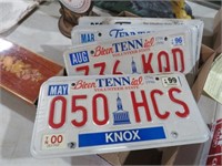 BICENTENIAL & TENNESSEE LICENSE PLATES