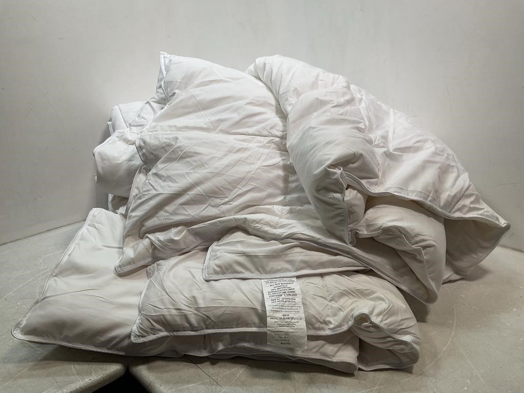 White Down Feather Comforter 
King Ca King